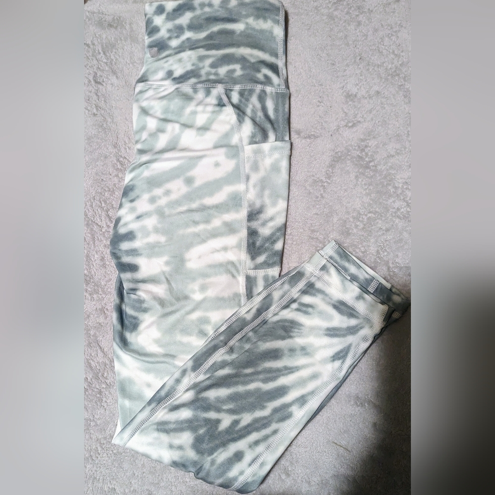 Yogalicious Size Medium Patterned Leggings